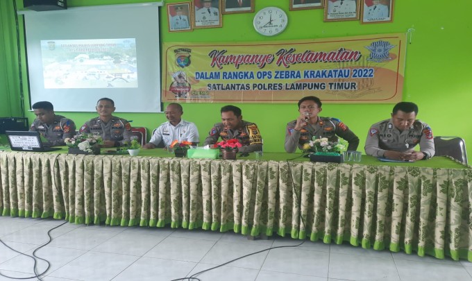 https://polreslampungtimur.com/upload/berita/5bbe37388d5c5bb6b55a64e913354ed0.jpeg