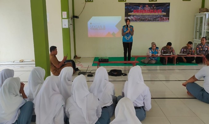 https://polreslampungtimur.com/upload/berita/925c6840a8bc170ac015e40c5f41f207.jpeg